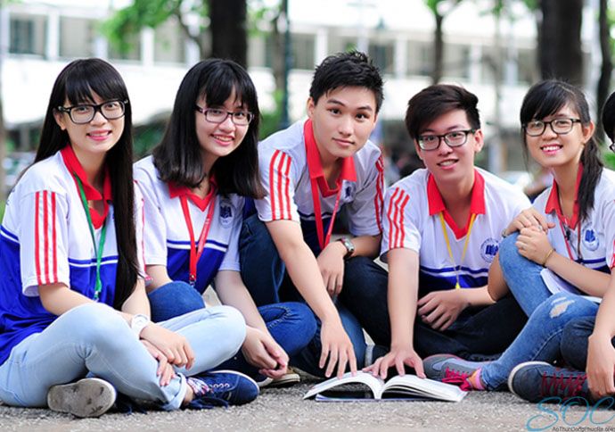 May đồng phục học sinh tại Bình Phước