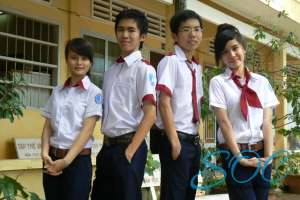 May đồng phục học sinh tại Bình Phước