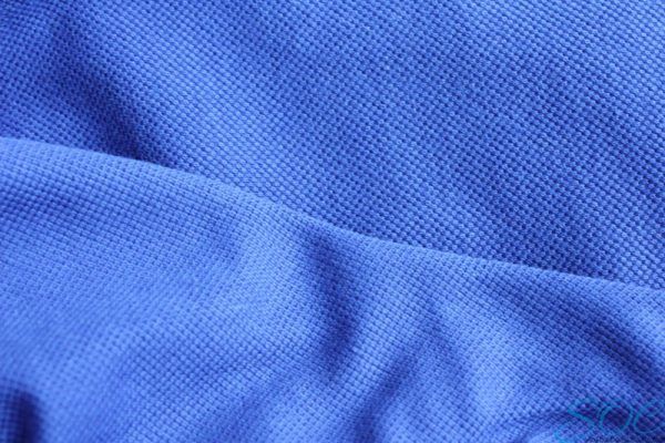 Tìm hiểu về chất liệu vải may áo thun đồng phục cổ trụ